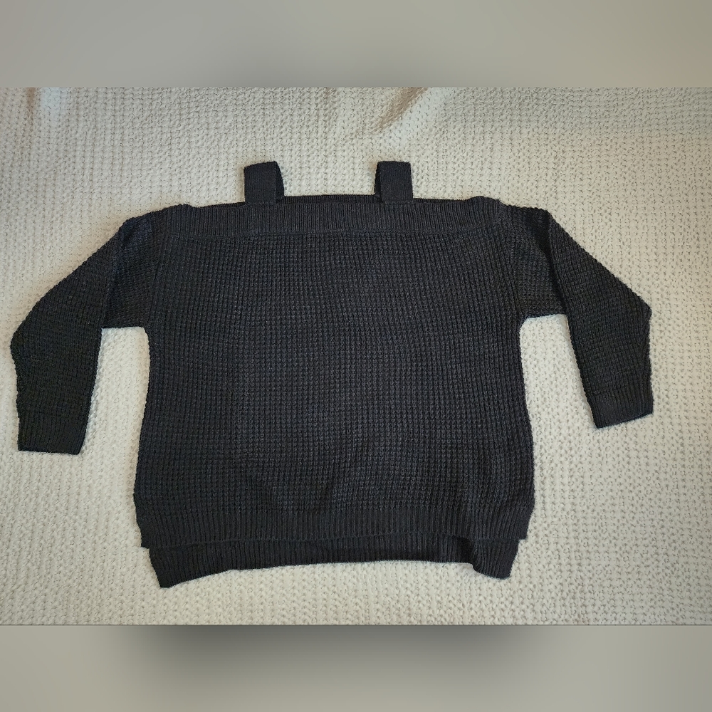 A&I Cold Shoulder sweater size XL
